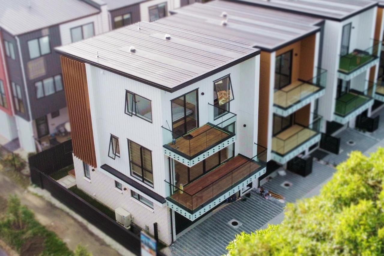 Luxury Brand New Designer Living Apartment Auckland Exterior photo