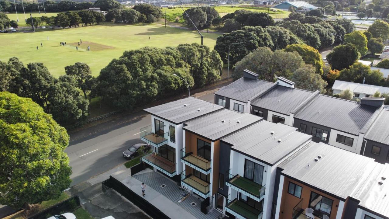 Luxury Brand New Designer Living Apartment Auckland Exterior photo