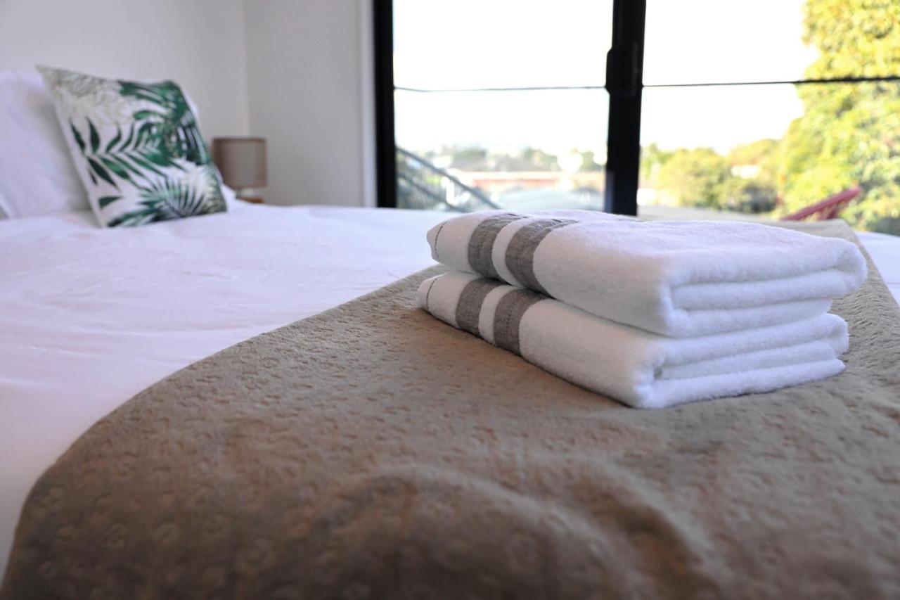 Luxury Brand New Designer Living Apartment Auckland Exterior photo