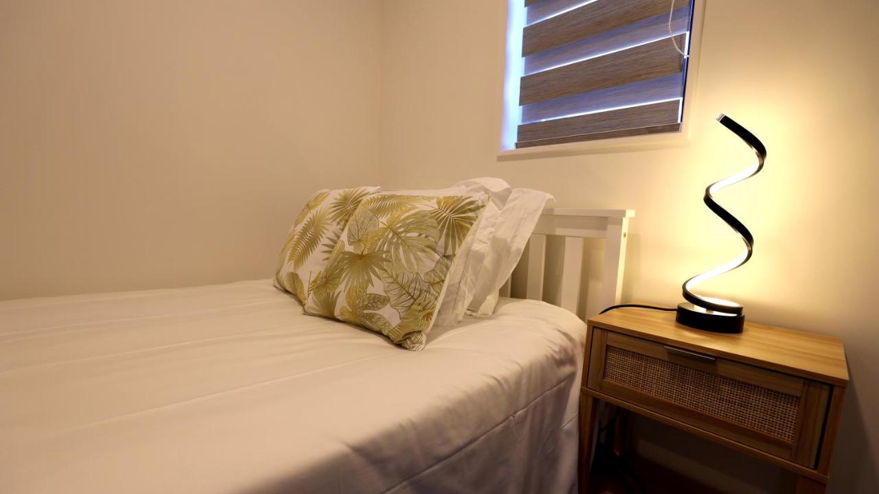 Luxury Brand New Designer Living Apartment Auckland Exterior photo