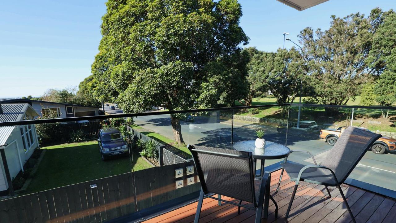 Luxury Brand New Designer Living Apartment Auckland Exterior photo