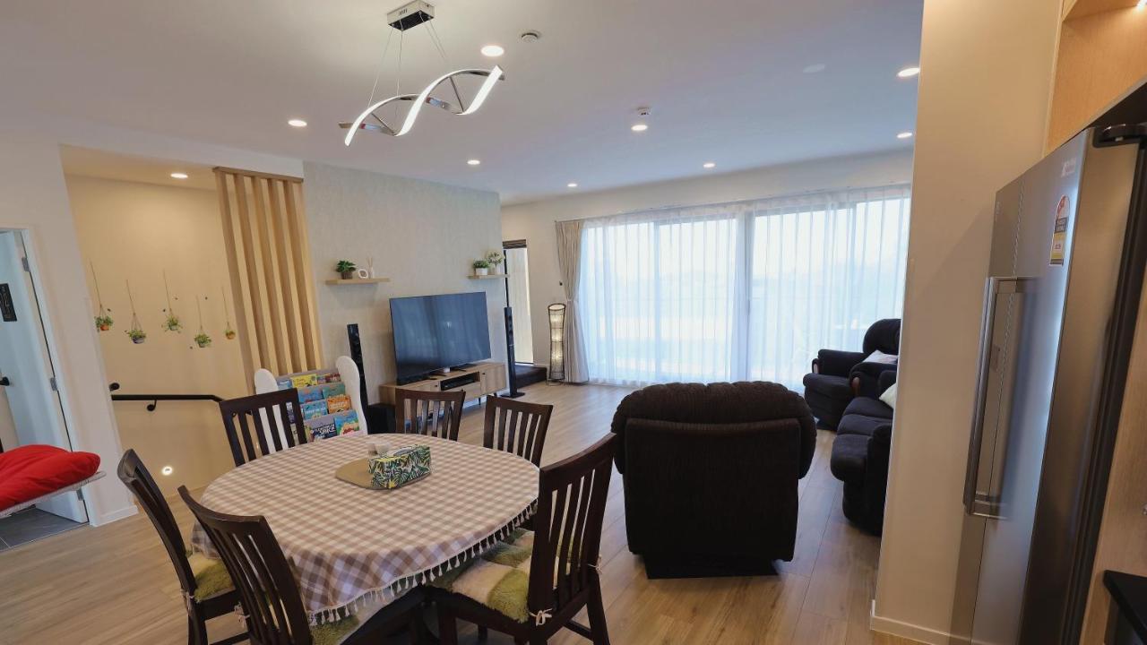 Luxury Brand New Designer Living Apartment Auckland Exterior photo