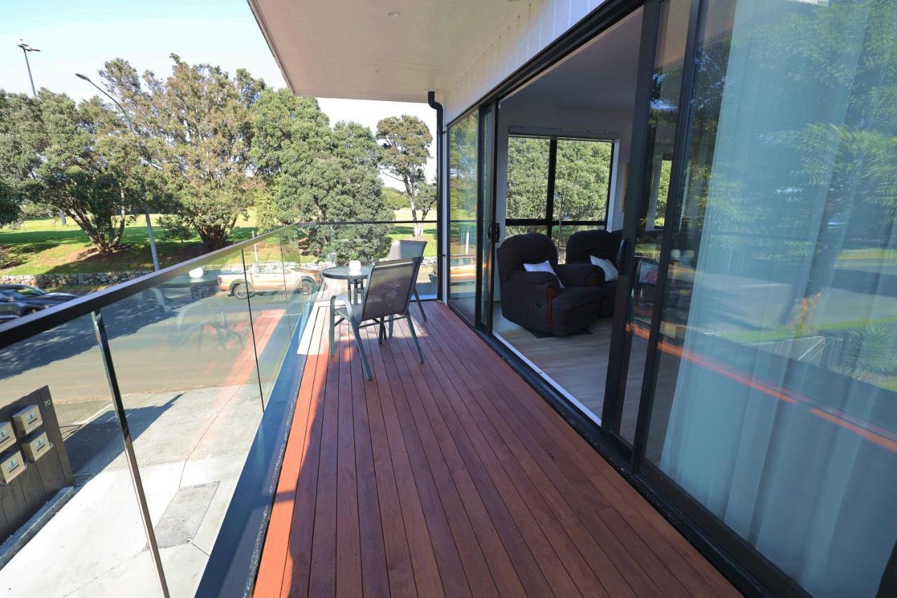 Luxury Brand New Designer Living Apartment Auckland Exterior photo